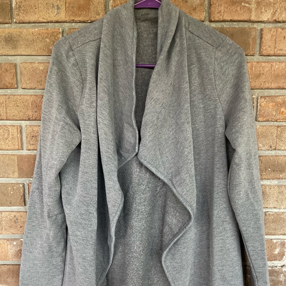 Danskin jacket. No pills, tears or stains. Good condition.